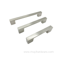 Thickened solid door handle